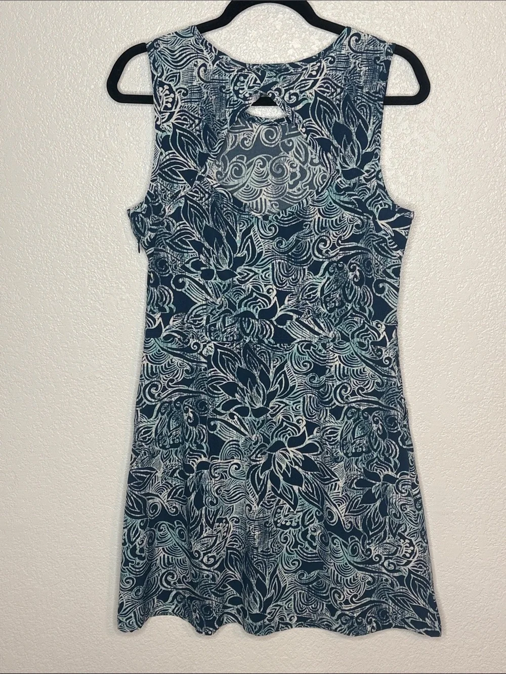 Title Nine Blue & White Nimblene Floral Wave Activewear Dress Size 10